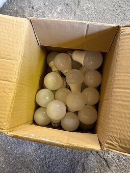 LED žárovky OSRAM 9w 2700K E27 - 2