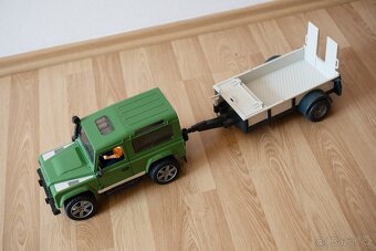 Bruder LAND ROVER + vozík + panáček - 2