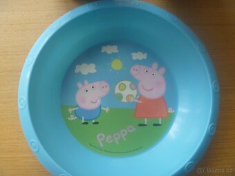 3 dílná sada plastového nádobí s Peppa Pig - 2