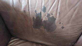 Za odvoz daruji hodně použitý kožený gauč - 2