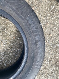Pneu 165/70 R14 - 2