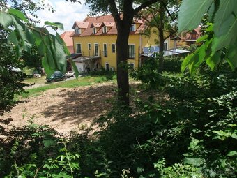Stavební parcela 1036m2 s IS, Černolice - 2