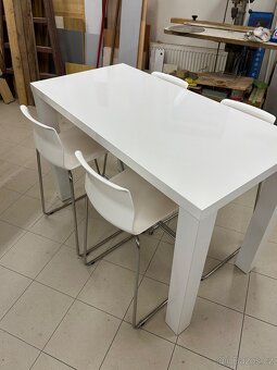 Set jídelního stolu a židlí - 2