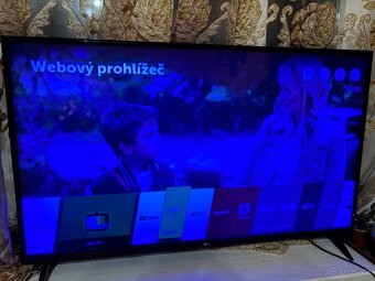 Smart TV 139cm LG 55UK6300mlb + držák na zeď - 2
