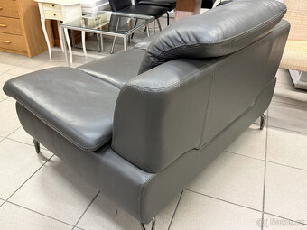 Pohodlné moderní velké křeslo - 2