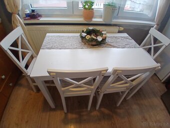 Jídelní stůl Jysk - 2
