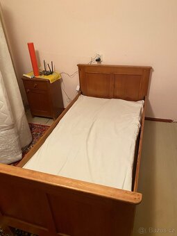 Starožitná postel z masivu- smrk - 2