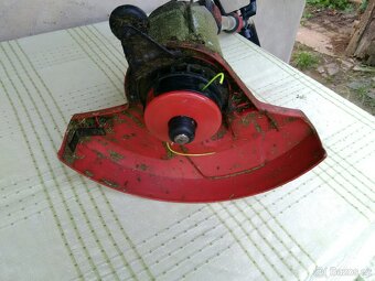 Strunový křovinořez - 2