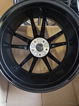 5x112 r19 Vw Passat B8 R,Golf R- Pretoria Black Nové - 2