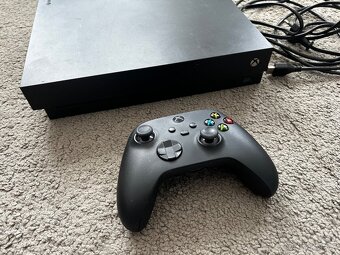 Microsoft Xbox One X 1TB - 2