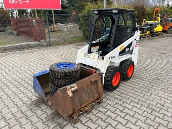 Smykový nakladač Bobcat 453, 2 lžíce 2 páry kol UNC - 2
