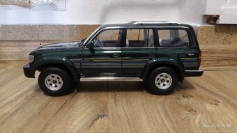 Model Toyota Land Cruiser LC80 1:18 Keng Fai - 2