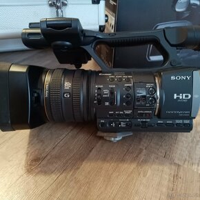 Sony kamera HDR AX 2000E TOP - 2