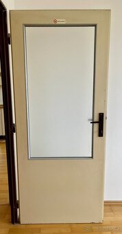 70 cm pravé panelákové dveře za odvoz - 2