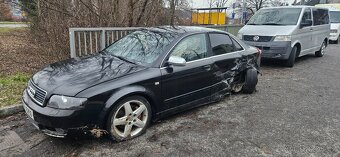 Audi A4 B6 3.0i po nehode - 2
