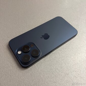 iPhone 15 Pro 256GB blue titan, pěkný stav, rok záruka - 2