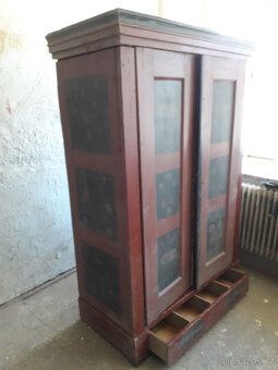 Skříň malovaná 19. století. NYNÍ SLEVA - 2