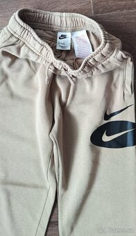 2 ks bavlněné tepláky Nike vel. L 147/158 - 2
