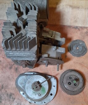 silniční závodní motor MS 250 ccm - 2