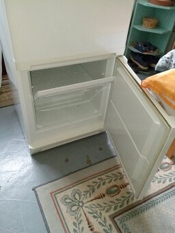 Lednička s mrazákem - 2