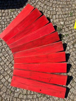 Levný dřevěný obklad Zpuchřelá barva - vintage červená - 2