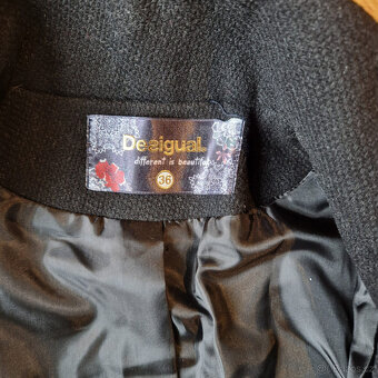 Podzimní kabát Desigual - 2