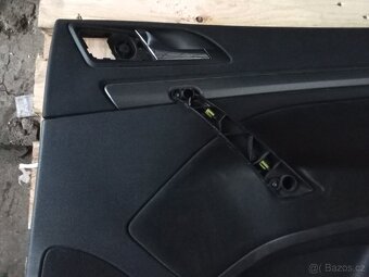 Škoda Octavia 2 zadní tapecirunky výplně zadních dveří černá - 2