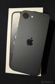 Apple iPhone 16e - 2