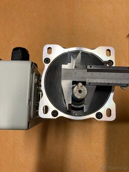 Elektromotor s prevodovkou - 2