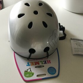 Nova helma na kolo, kolobezku Micro Maxi - 2