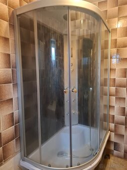 Sprchovy kout s vanou - 2
