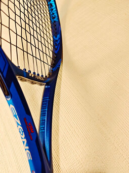 Prodám tenisovou raketu Yonex ezone 100 ve vynikajícím stavu - 2