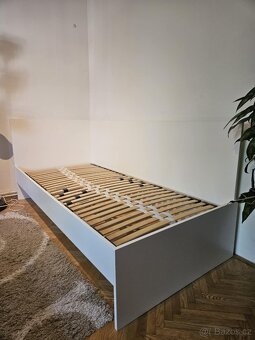 Postel 90×200 cm s matrací a lamelovým roštem - 2