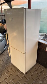 Lednice Electrolux EN2400OAOW - 2