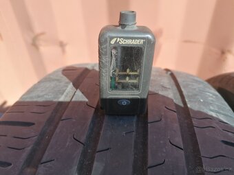 Continental 235/50/19 - 2