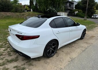 Alfa Romeo Giulia 2.0 Turbo 16V AT8 Veloce Ti - 2