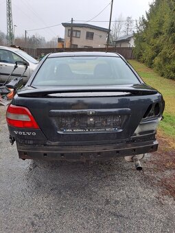 Prodám Volvo S40 r.v. 1999 LEVNĚ na náhradní díly - 2