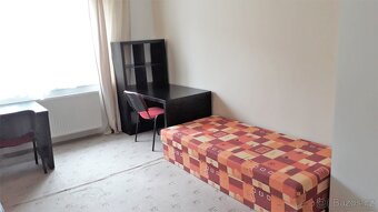 1 studentka do 2.lůž. pok. ke studentce, st. byt, centrum - 2