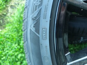 Prodám zimní 275/40r22 Hankook - 2