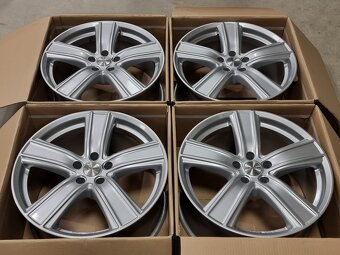 zátěžová alu DEZENT TH 8,5x19" 5x112 ET35 R19 - 2