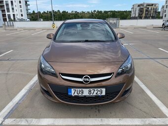 OPEL ASTRA J 1.4T 88kw, ČR, 1. MAJ, SERVISNÍ KNIHA - 2