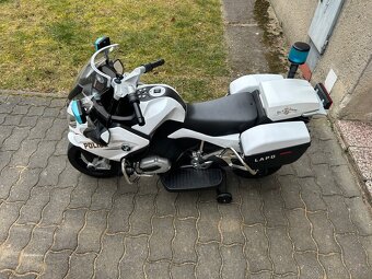 Policejní motorka BMW - 2