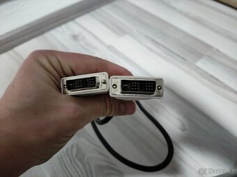 Sada VGA a DVI kabelů - 2