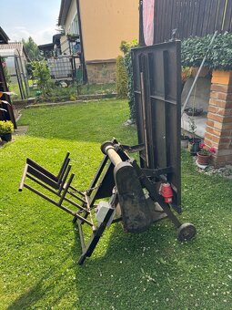 Okružní pila s podavačem - 2