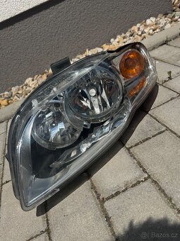 přední světlomety Audi A4 B7 (pravý + levý) - 2