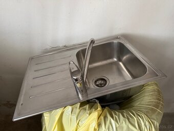 IKEA kuchyňský set - dřez VATTUDALEN + baterie SUNDSVIK - 2