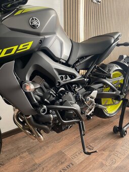 Yamaha MT-09 - 2