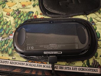 PS Vita 1. generace OLED + 4GB originál + 128GB SD - 2