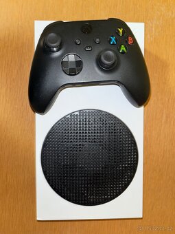Xbox series S 512gb stav skvělý - 2
