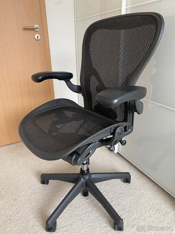 Kancelářská židle Herman Miller Aeron - 2